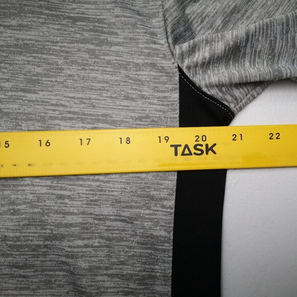 Colosseum Athletics Men's Size Medium Grey & Black Lightweight Hoodie - Picture 8 of 10